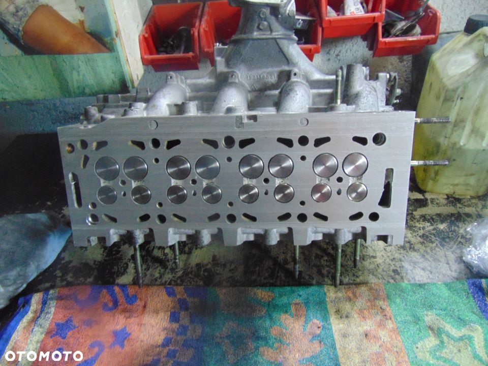 Głowica Peugeot Citroen 2,2 HDI po regeneracji szklanki i popychacze w gratisie