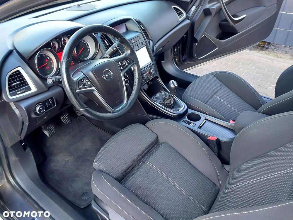 Opel Astra 1.6 Turbo Innovation - 21