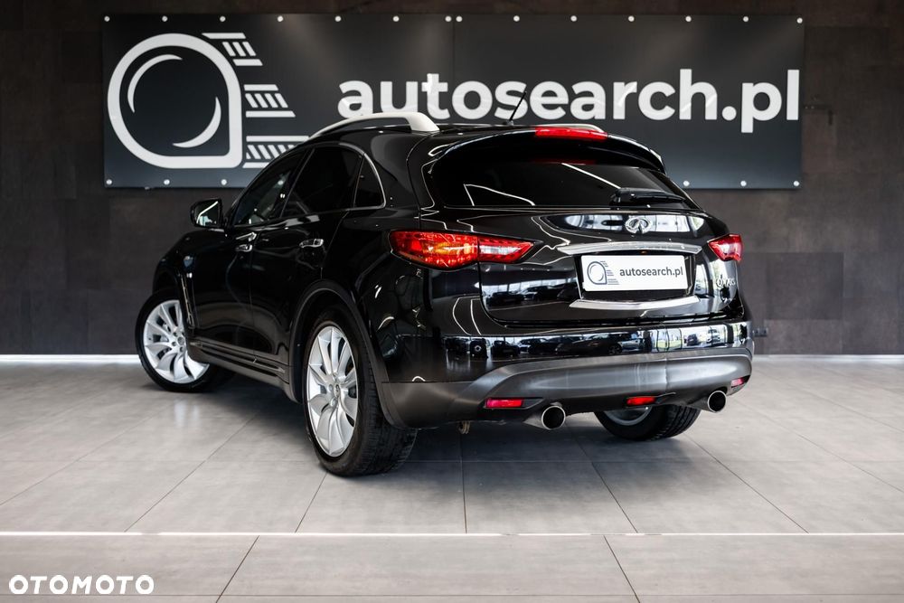 Infiniti QX70 - 6