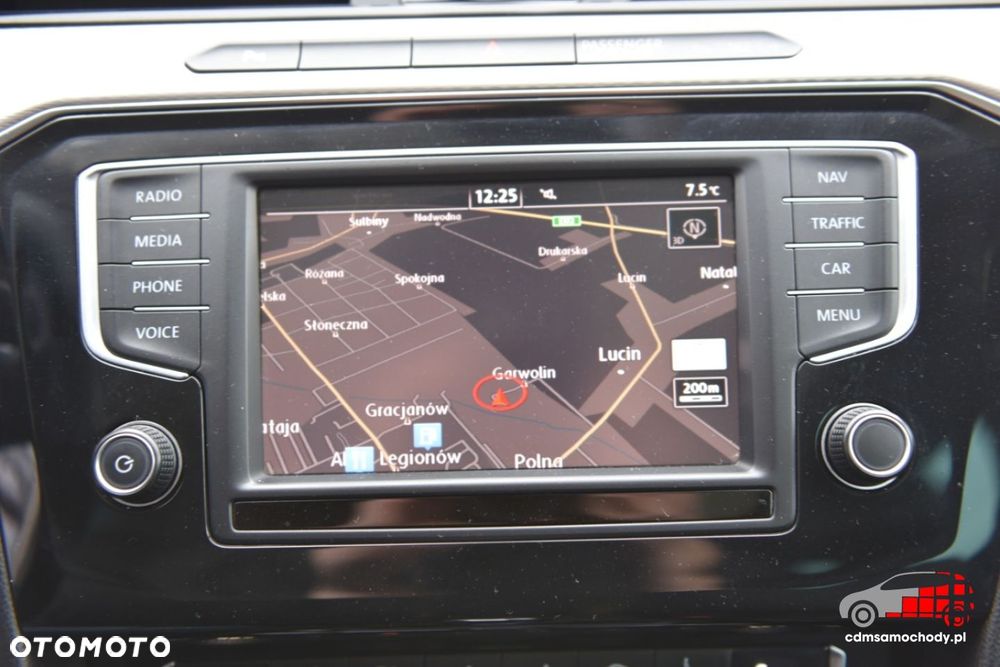 Volkswagen Passat - 26
