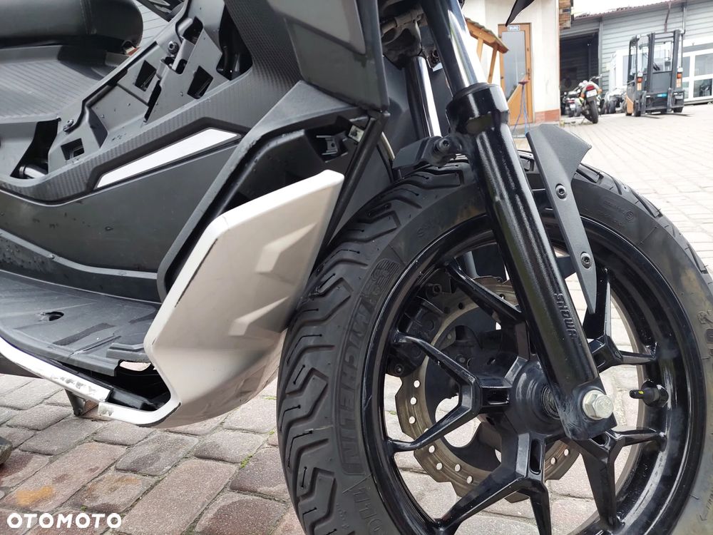 Aprilia SR - 12