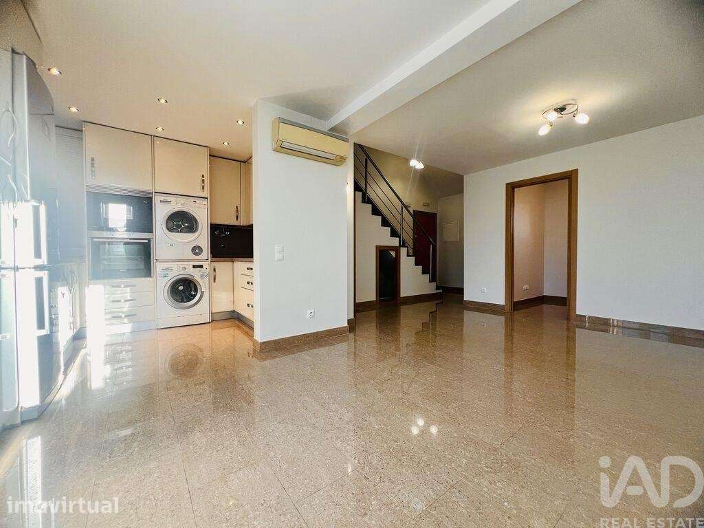 Duplex T2 em Quarteira de 96 m2 - Grande imagem: 3/17