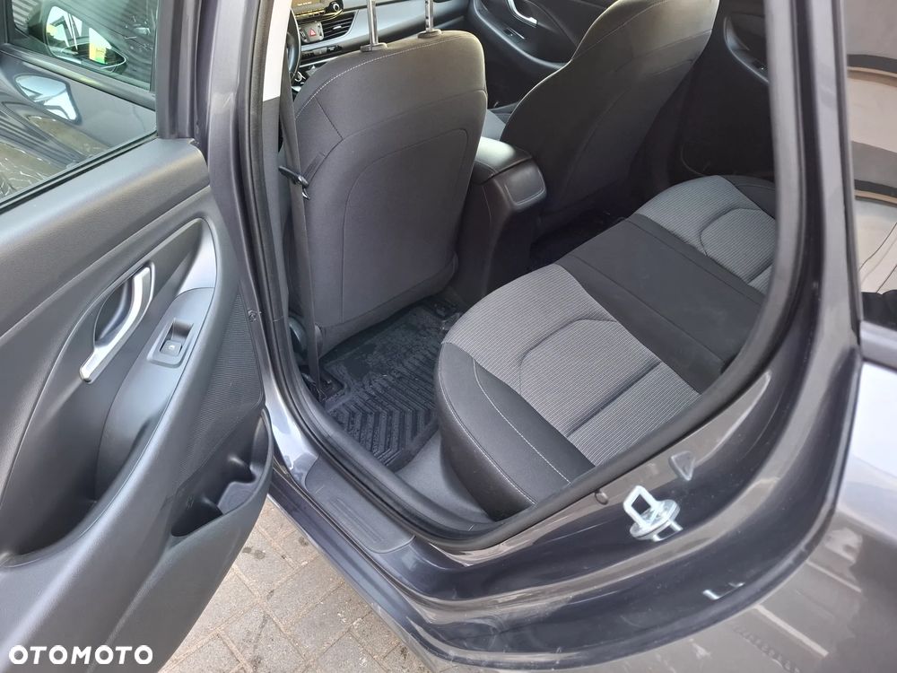 Hyundai i30 1.6 D Comfort - 10