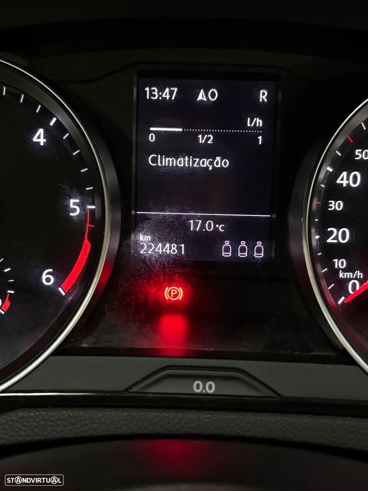 VW Passat 2.0 TDI Confortline DSG - 24
