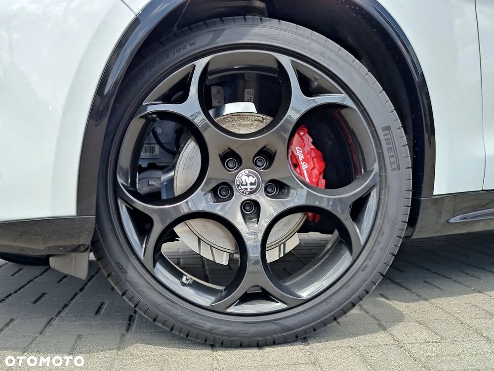 Alfa Romeo Stelvio 2.0 Turbo Veloce Q4 - 19