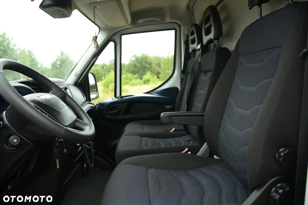 Iveco DAILY 35C180 * KONTENER Izoterma * HiMATIC * WINDA DHOLLANDIA * Salon Polska * - 26