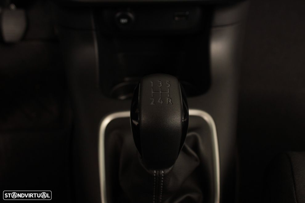 Citroën C3 1.2 PureTech Shine - 23