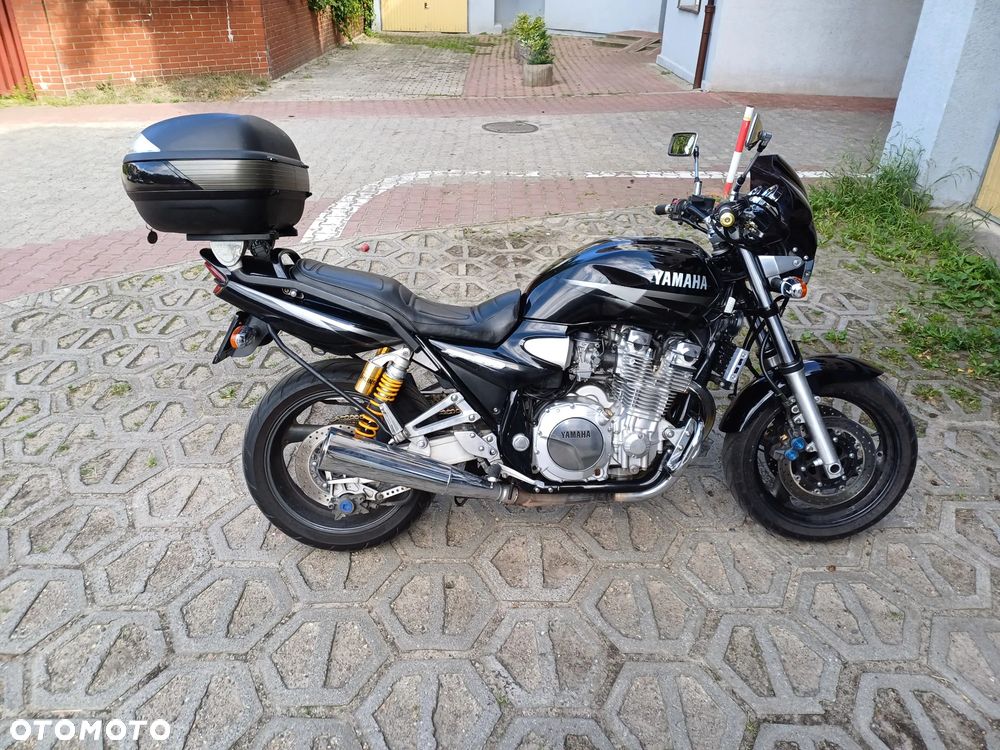 Yamaha XJR - 1