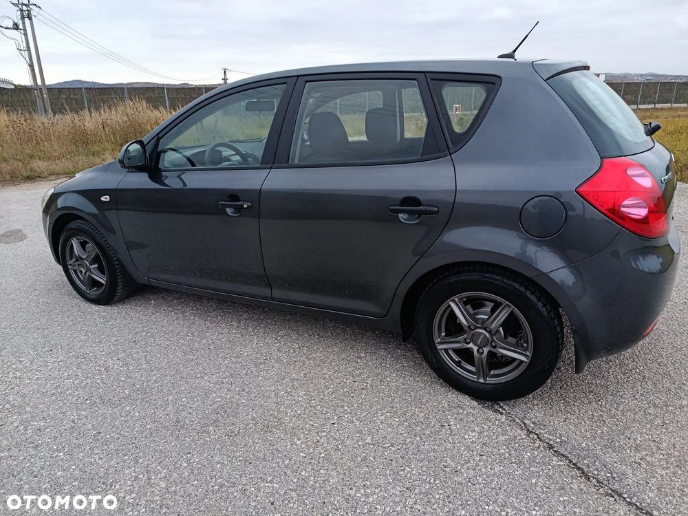 Kia Ceed 1.4 CVVT Attract - 10