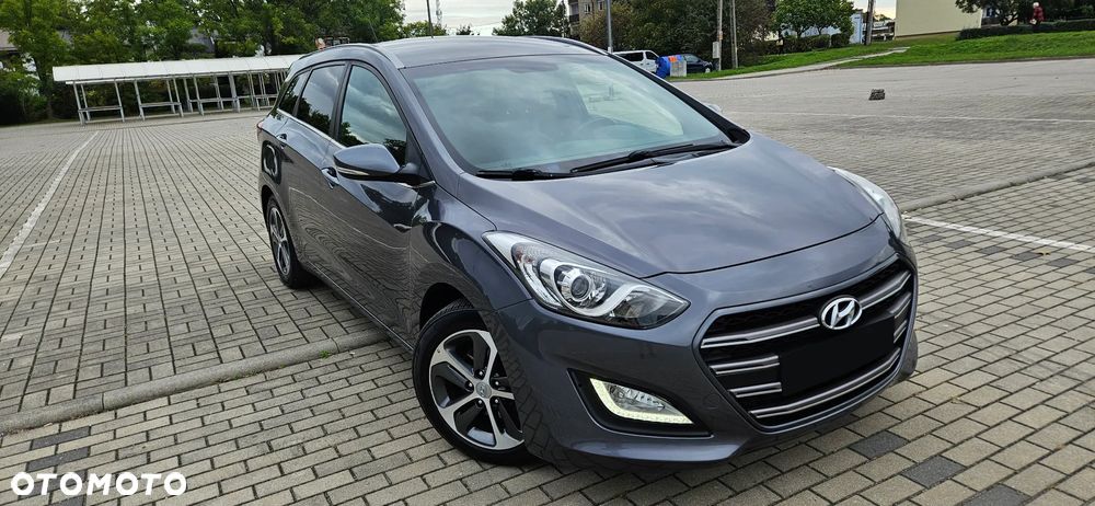 Hyundai i30 blue Kombi 1.4 YES Gold - 1