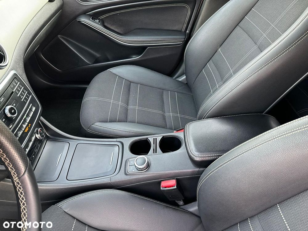 Mercedes-Benz CLA 220 d 7G-DCT Peak Edition - 7