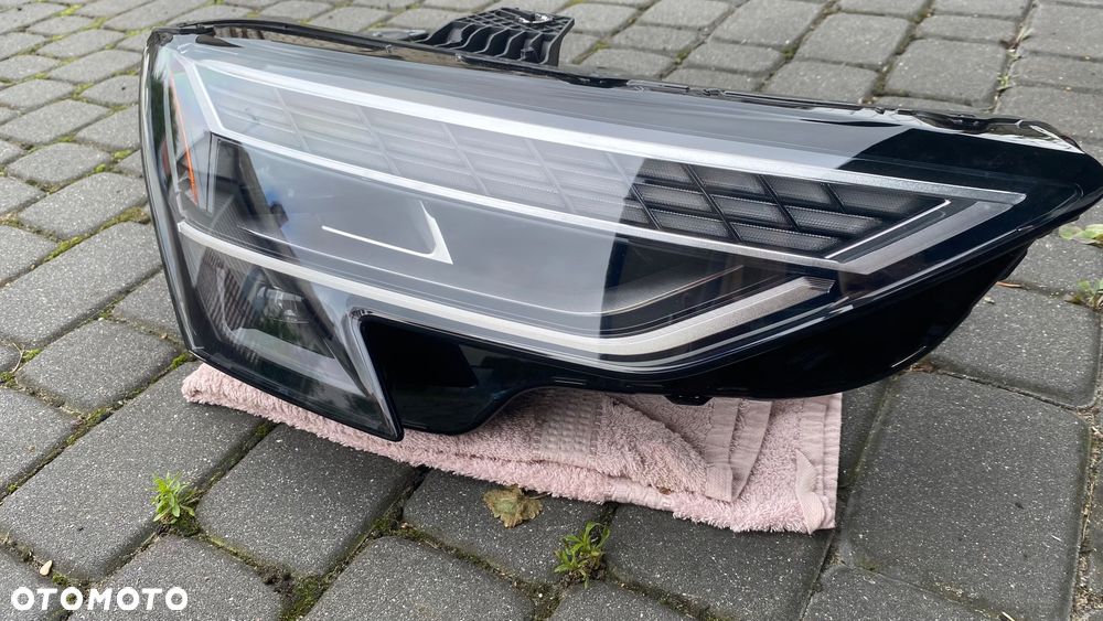 Lampa przód prawa Audi A3 8Y - 1