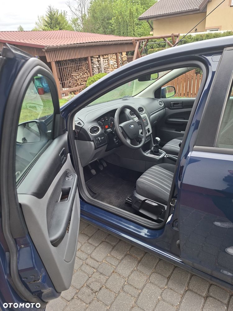 Ford Focus 1.6 Amber X - 16