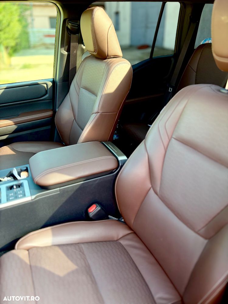 Toyota Land Cruiser 2.8l D-4D 204 CP A/T 7 locuri Luxury AVS Brown - 2