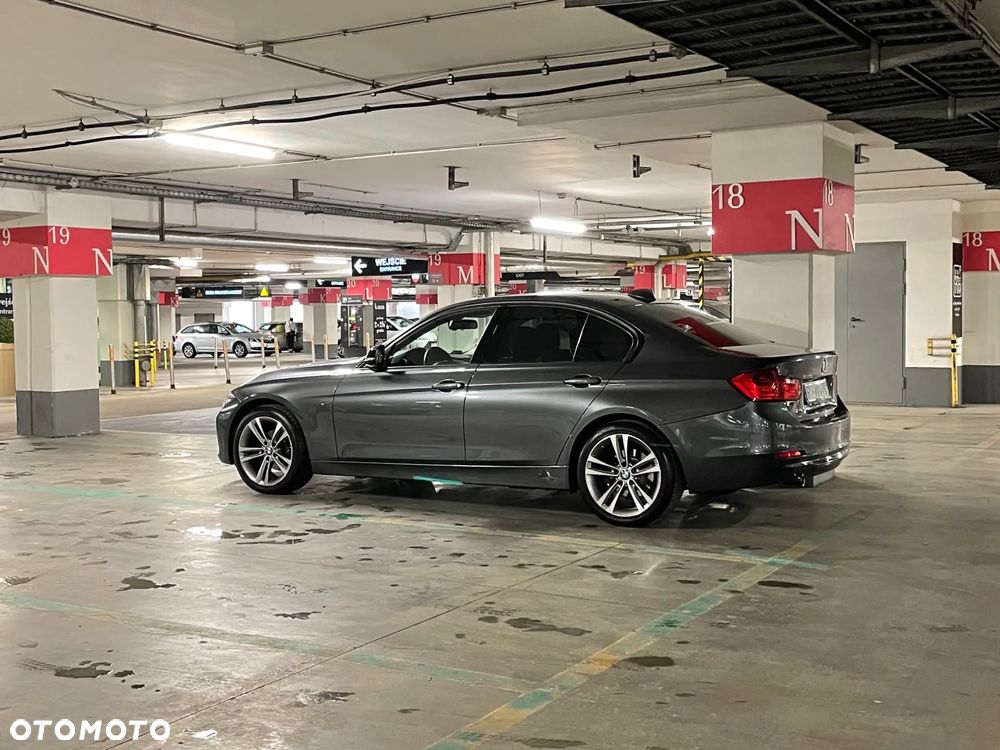 BMW Seria 3 320d Sport Line - 28