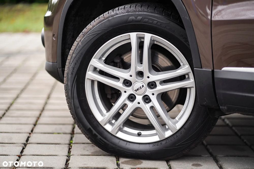 Volkswagen Tiguan - 9