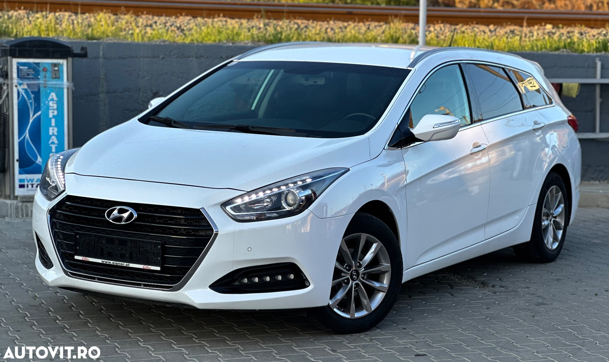 Hyundai i40 Kombi 1.7 CRDi Premium - 2