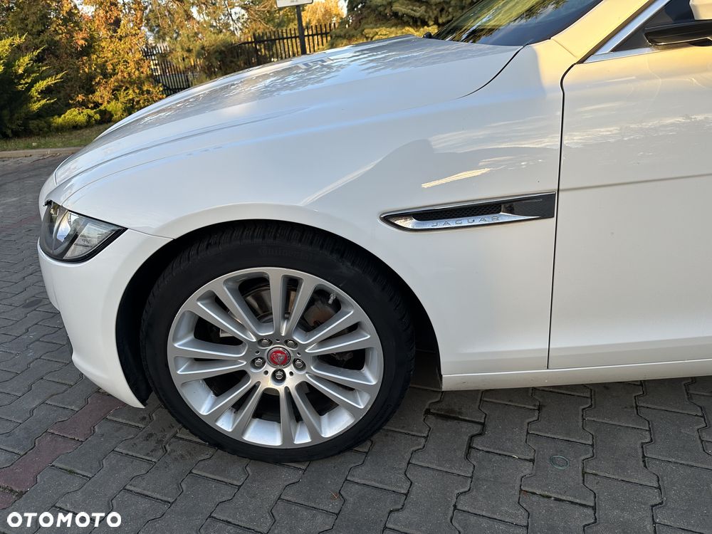 Jaguar XF 2.0 i4D Portfolio - 14