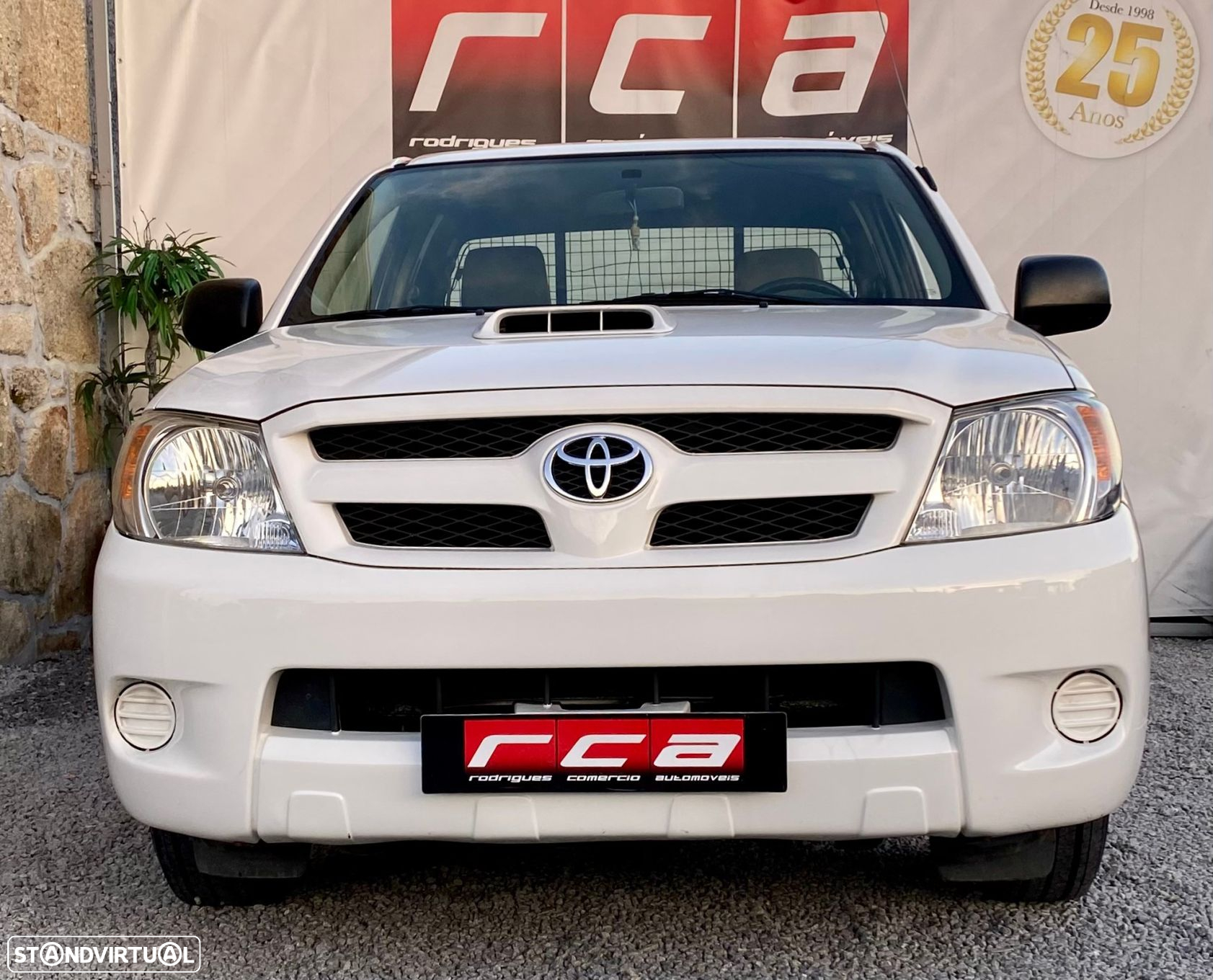 Toyota Hilux 2.5 D-4D 2WD CE PM+AC - 23