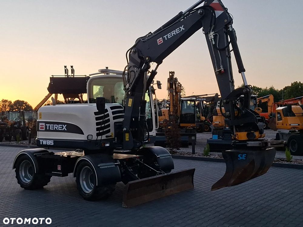 Terex SCHAEFF TW85 ROTOTILT ze szczypcami - 7