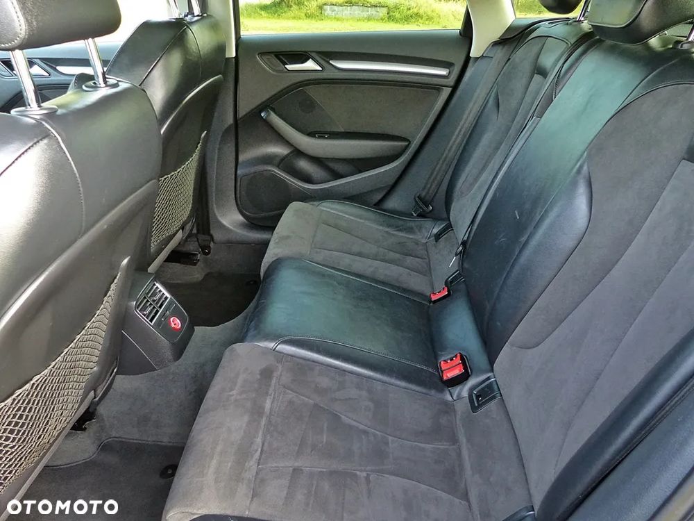 Audi A3 Sportback 2.0 TDI S line Sportpaket - 23