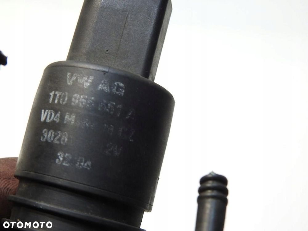 POMPKA SPRYSKIWACZA SZYBY CZOŁOWEJ VOLKSWAGEN TOURAN I 1T0955651A - 6