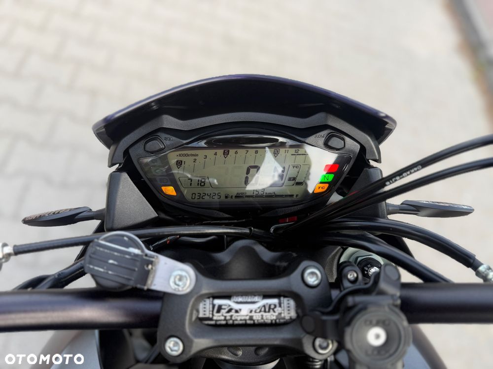 Suzuki GSX - 28