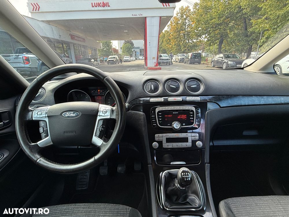 Ford Galaxy 2.0 TDCi Ghia - 16