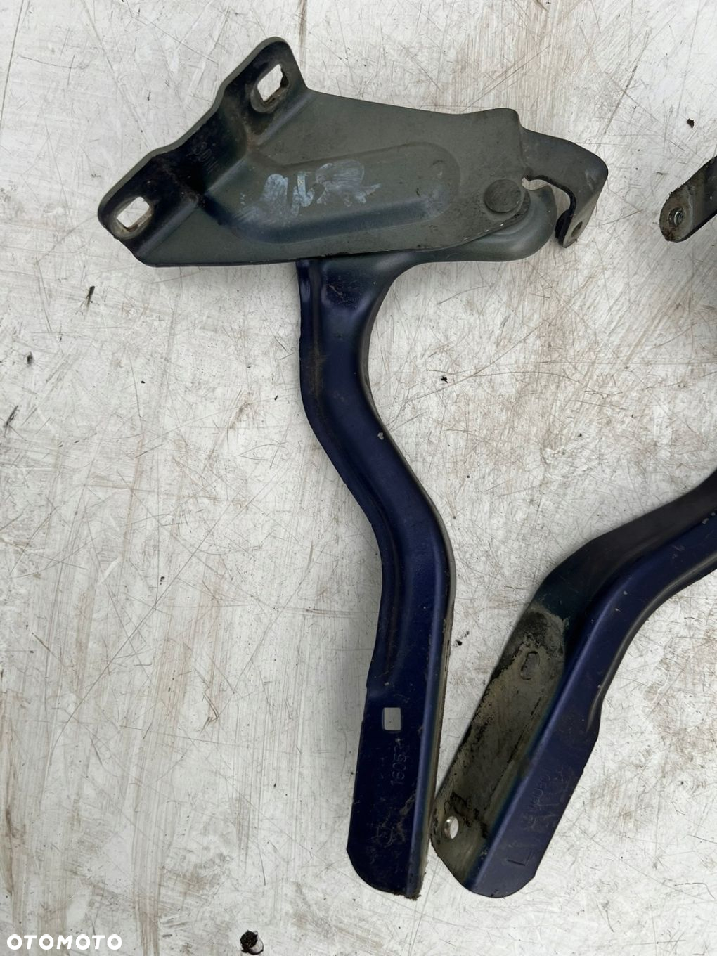 ZAWIASY MASKI LEWY PRAWY KOMPLET NISSAN PULSAR 14- - 5
