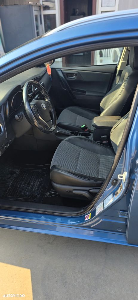 Toyota Auris 1.8 L VVT-i Sol - 5
