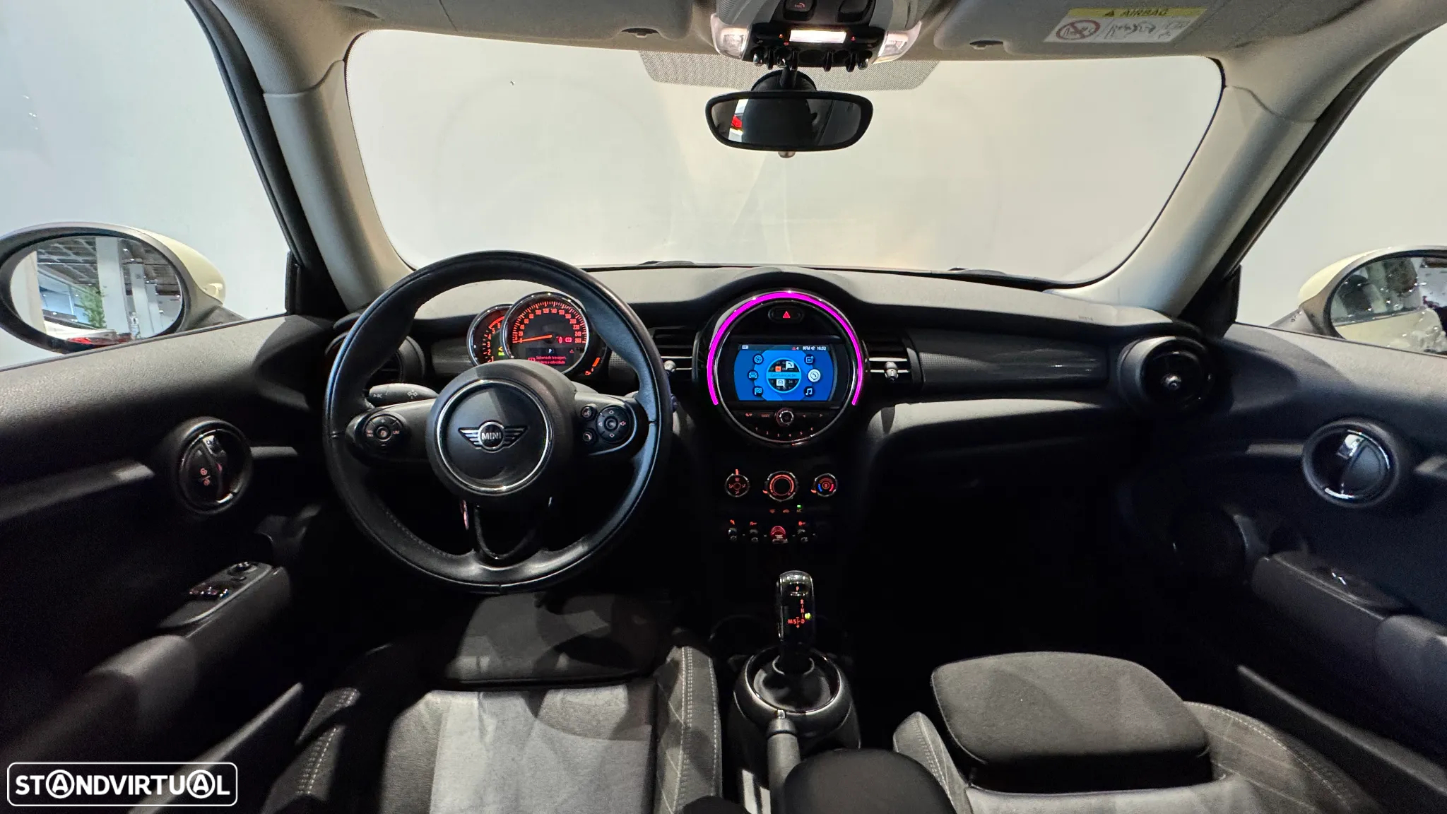 MINI 3 Portas Cooper D Auto - 11