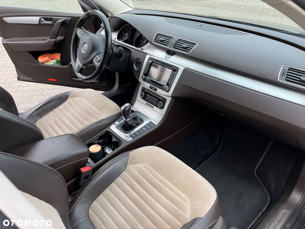 Volkswagen Passat 2.0 TDI DPF DSG 4Motion Highline - 12