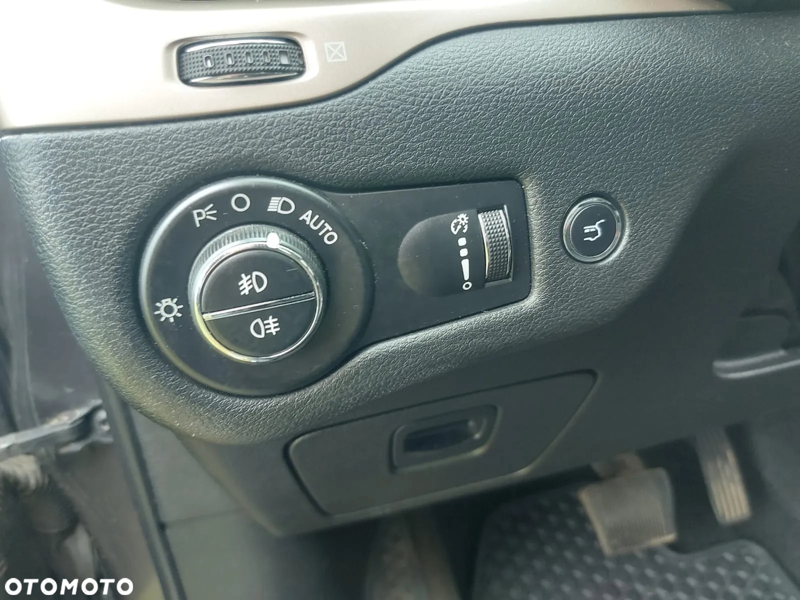 Jeep Cherokee 2.0 MJD Active Drive II Limited - 28