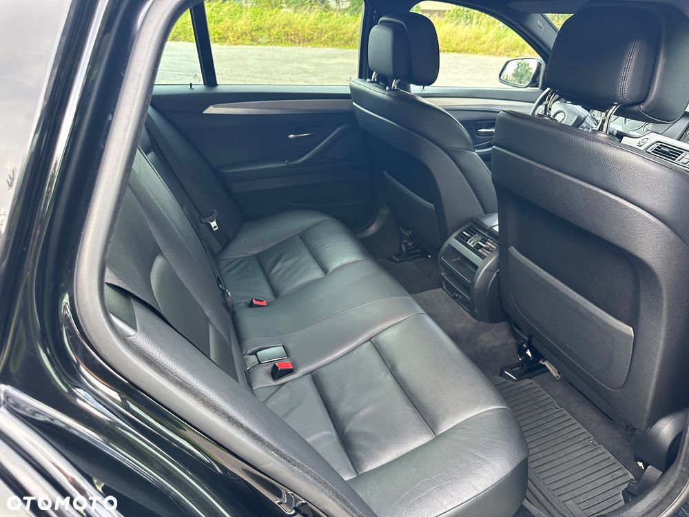 BMW Seria 5 530d xDrive - 12