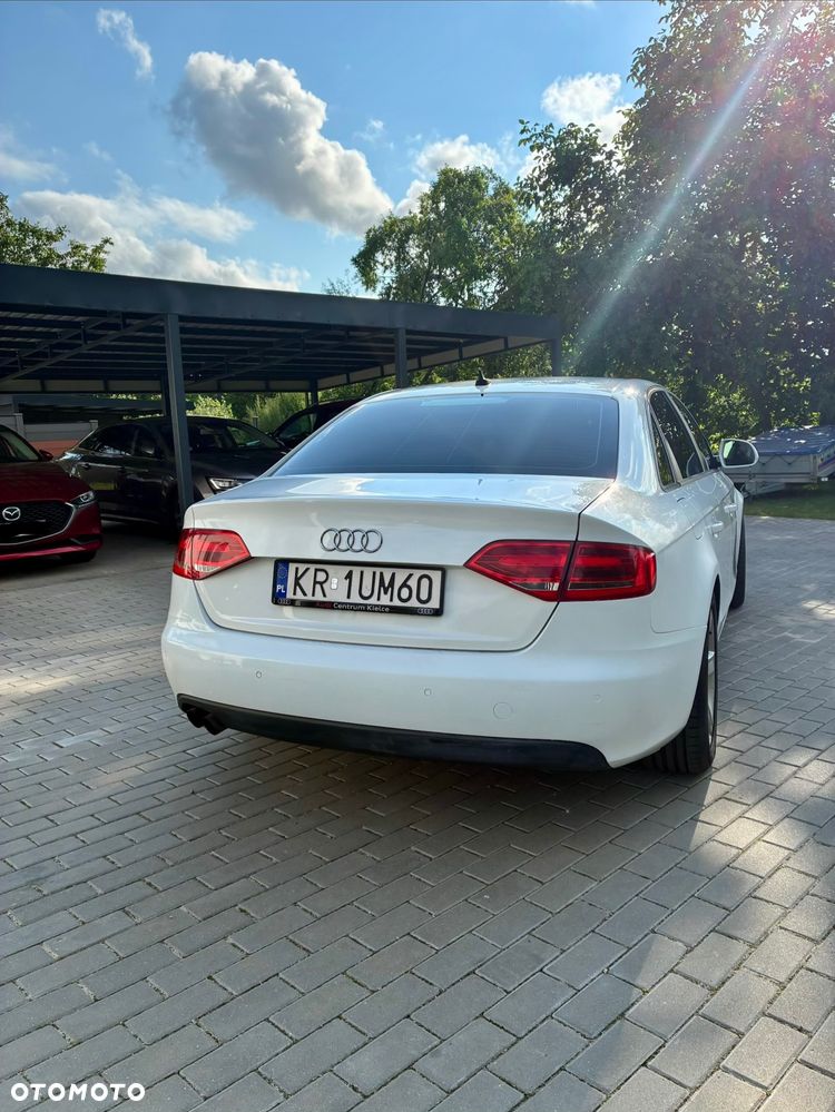 Audi A4 Limousine - 5