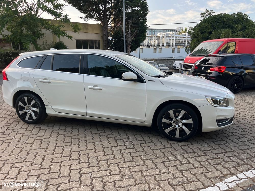 Volvo V60 D6 Plug-In-Hybrid AWD Geartronic Pure Limited - 8