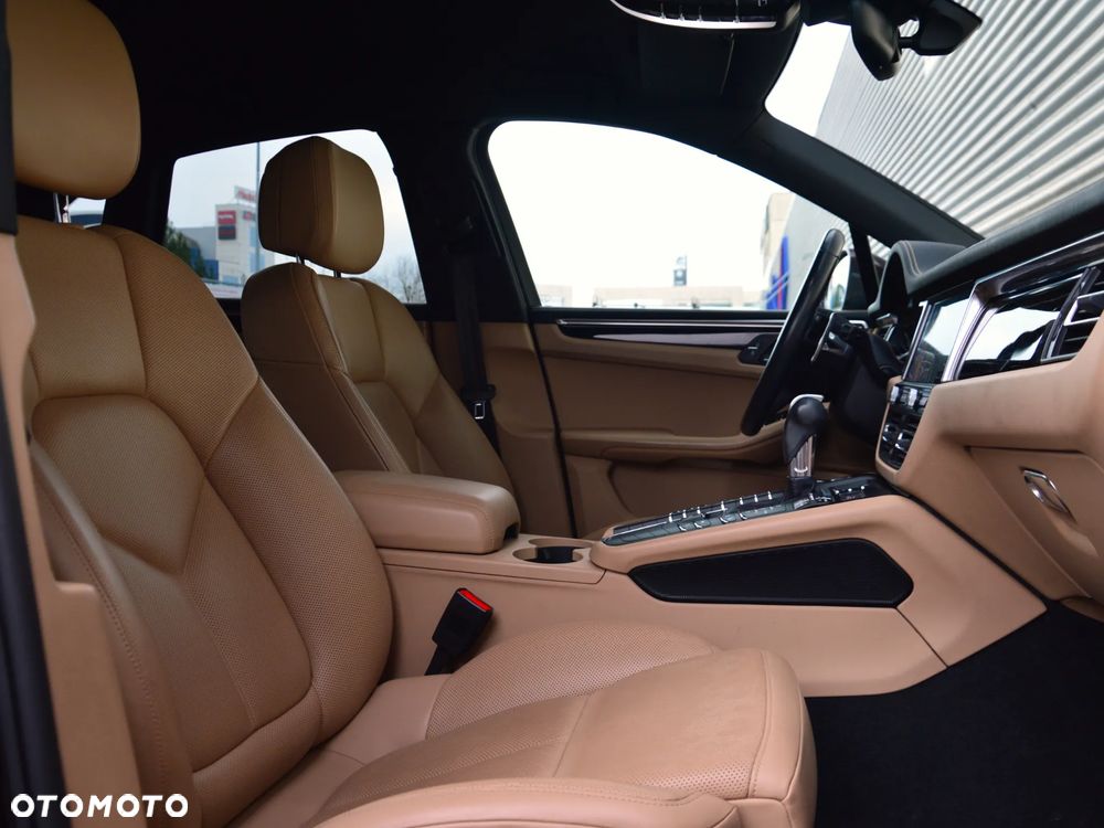 Porsche Macan Standard - 16