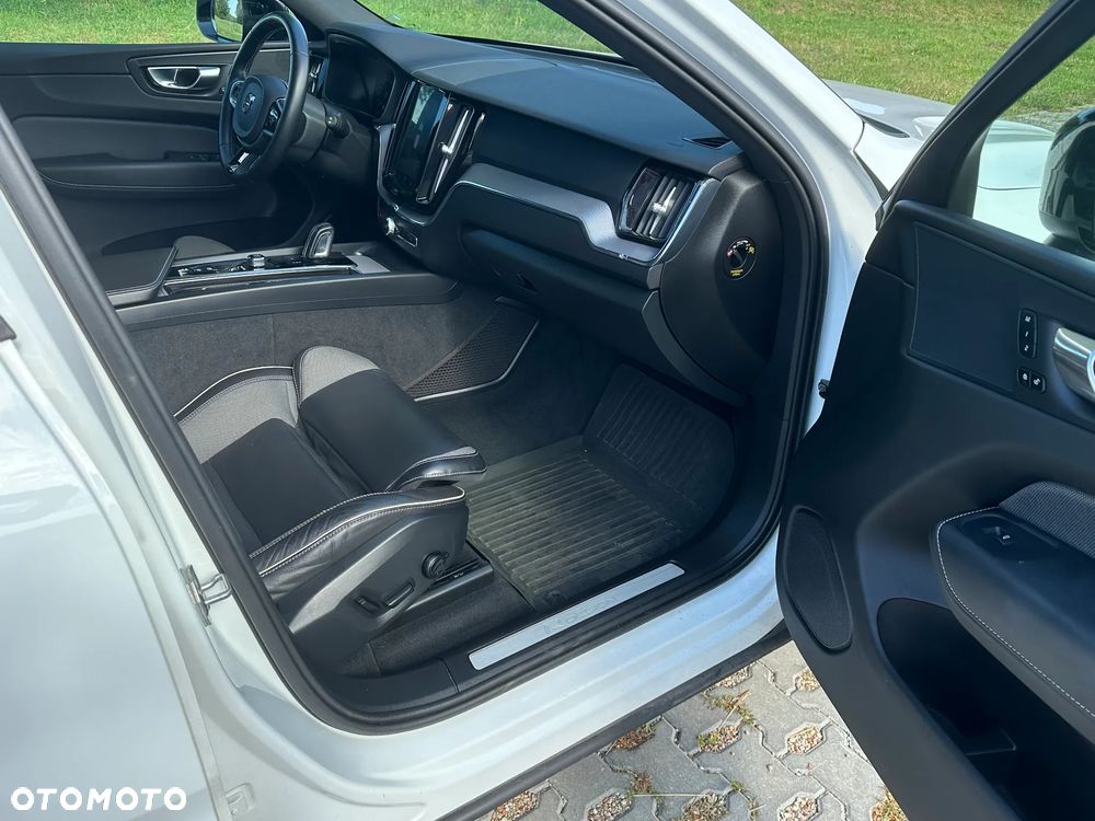 Volvo XC 60 B4 D AWD Geartronic RDesign - 12