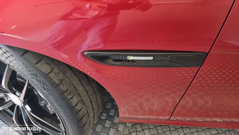 Jaguar XE 2.0 D R-Sport - 30