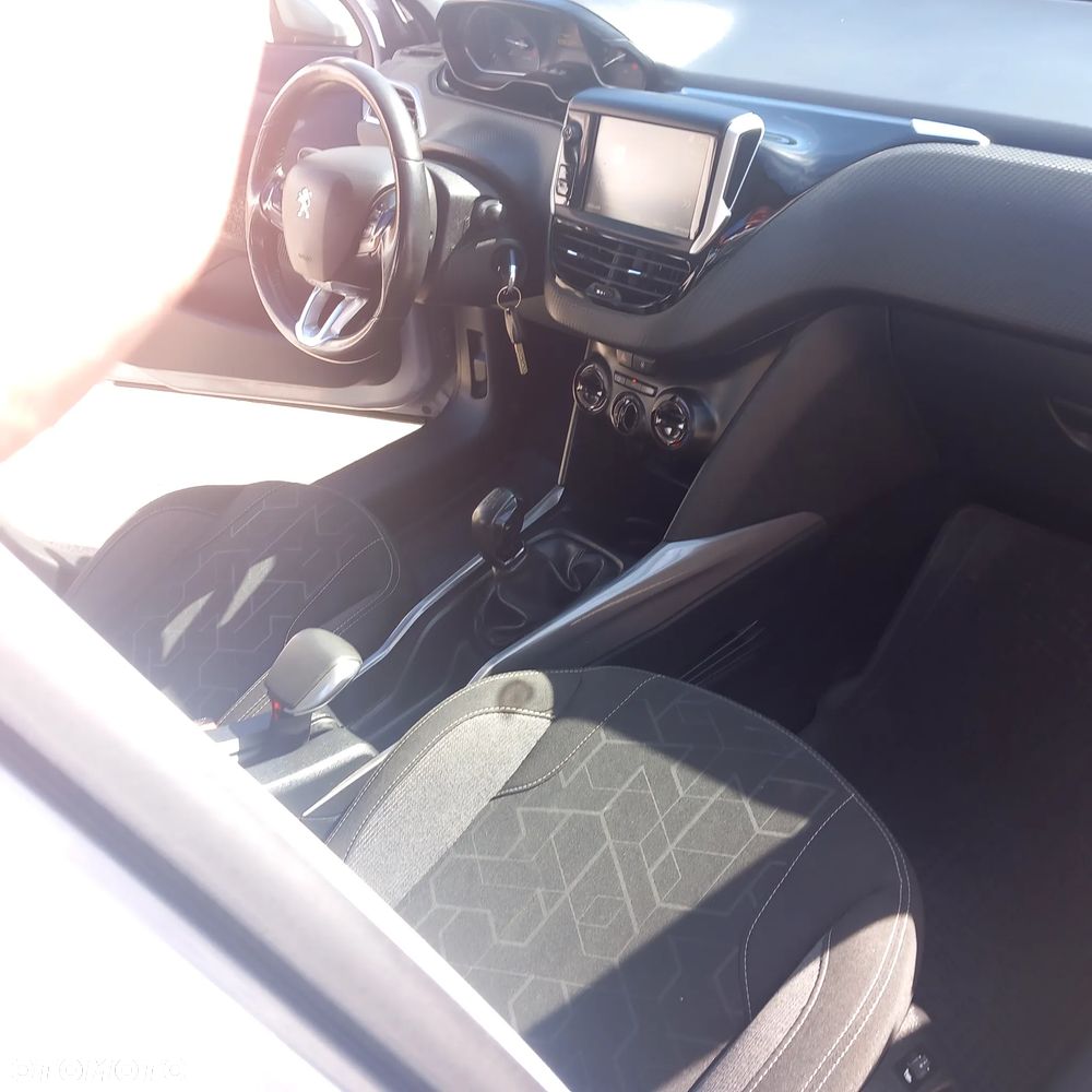 Peugeot 2008 - 16
