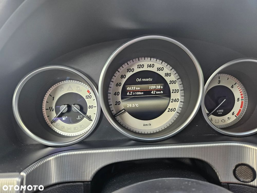 Mercedes-Benz Klasa E 220 BlueTEC Avantgarde - 33