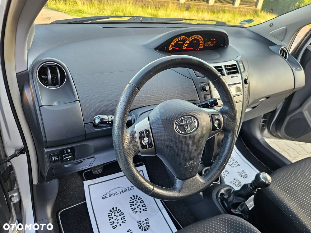 Toyota Yaris 1.33 Prestige - 15