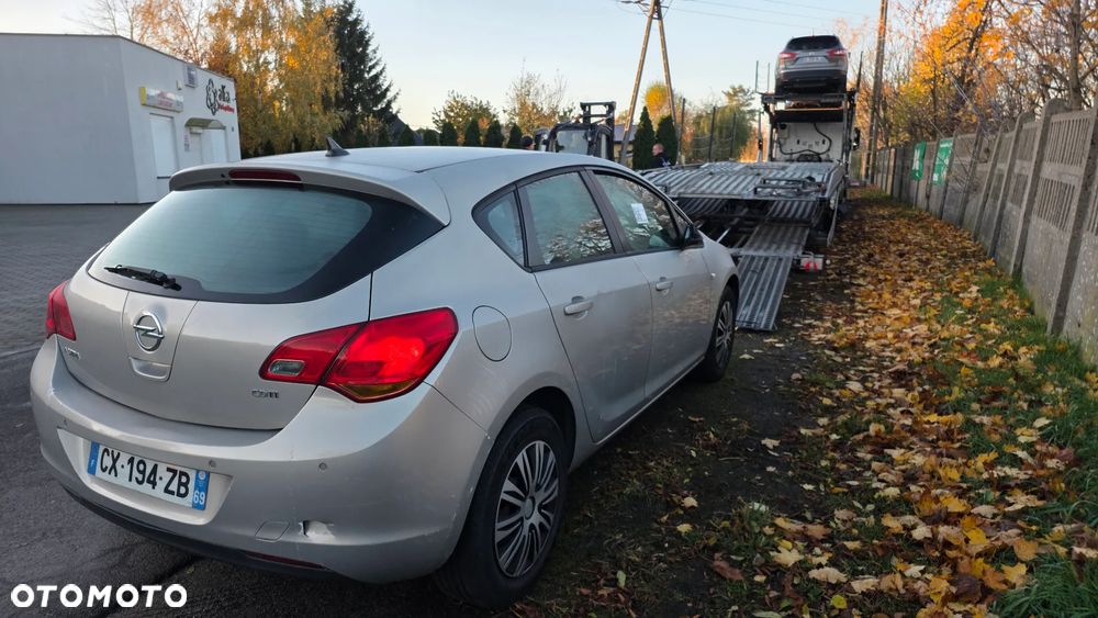 Opel Astra IV 1.7 CDTI Cosmo - 2