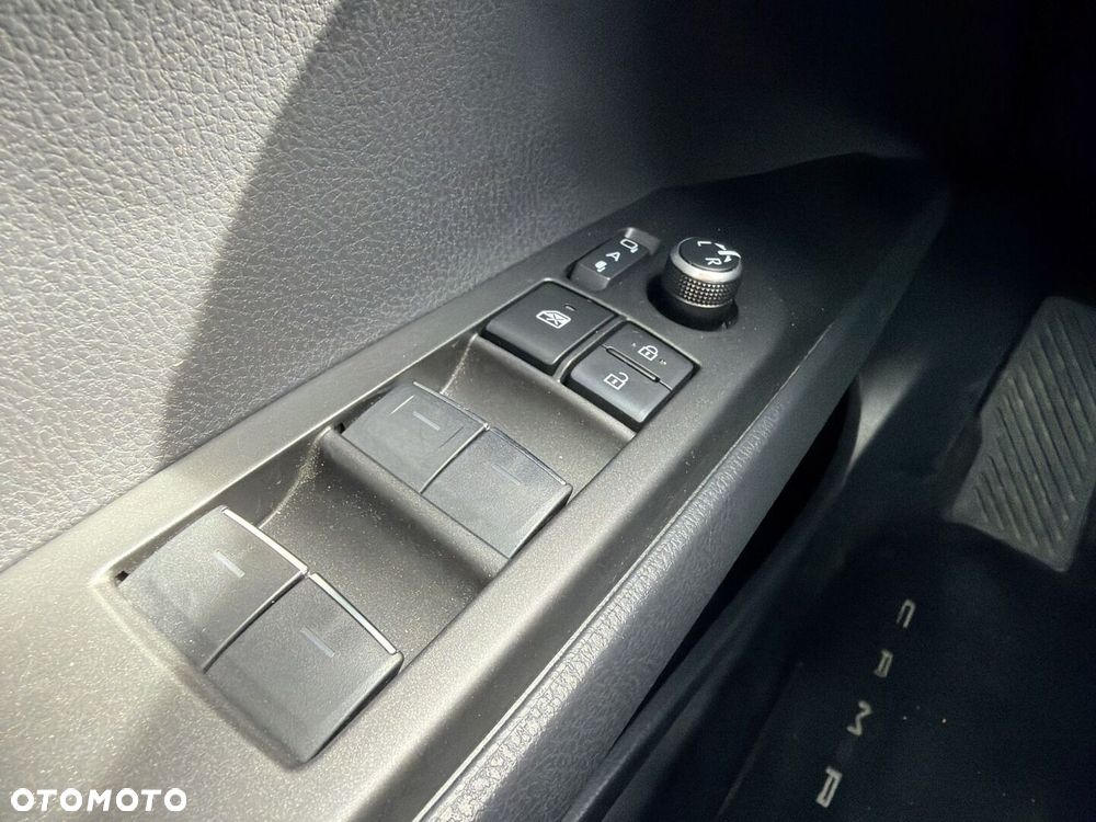 Toyota Camry - 24