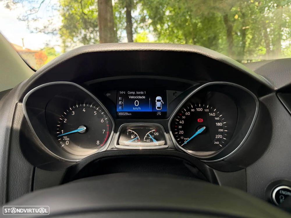 Ford Focus SW 1.0 EcoBoost S&S TITANIUM - 21