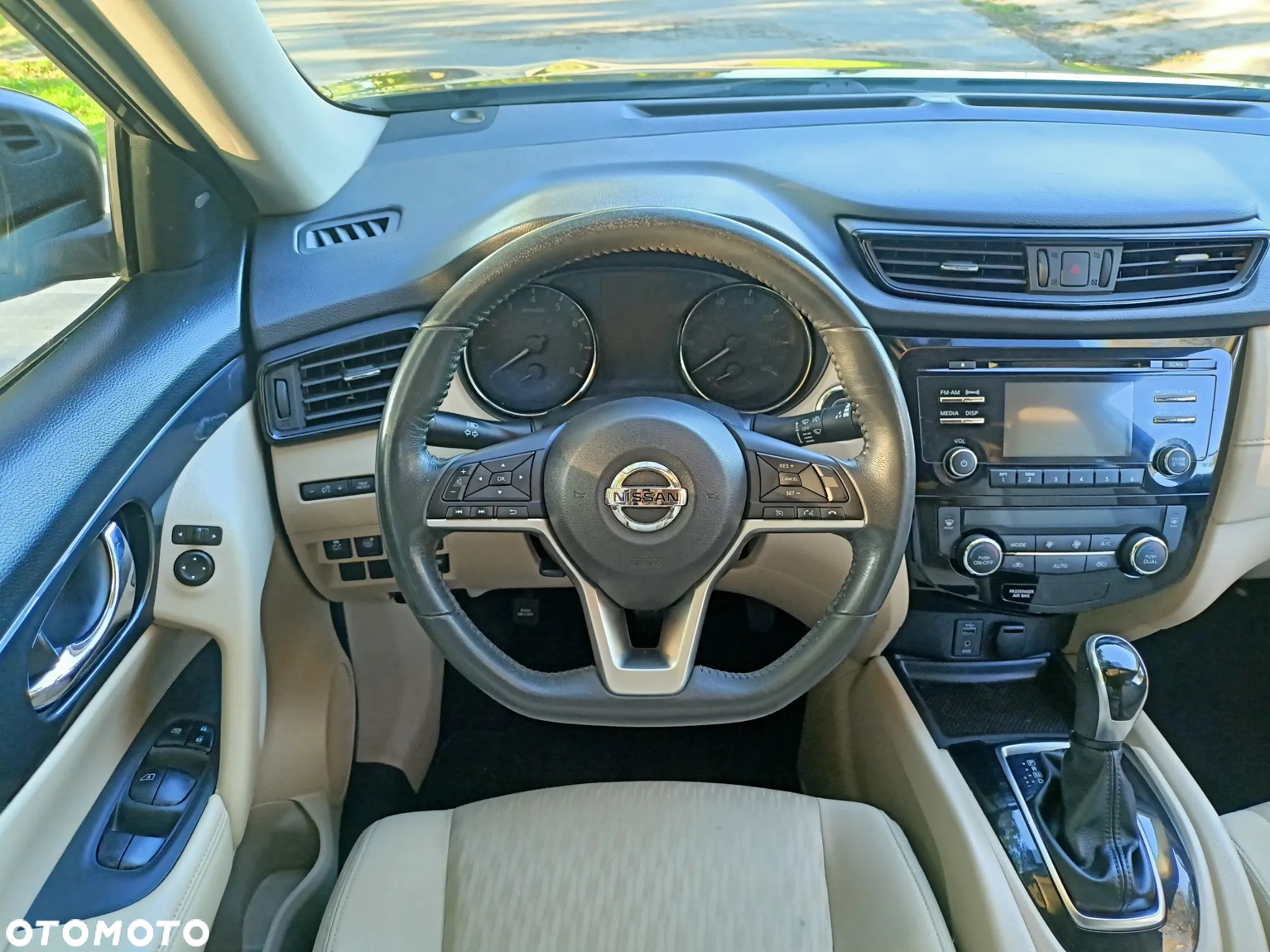 Nissan Rogue - 12