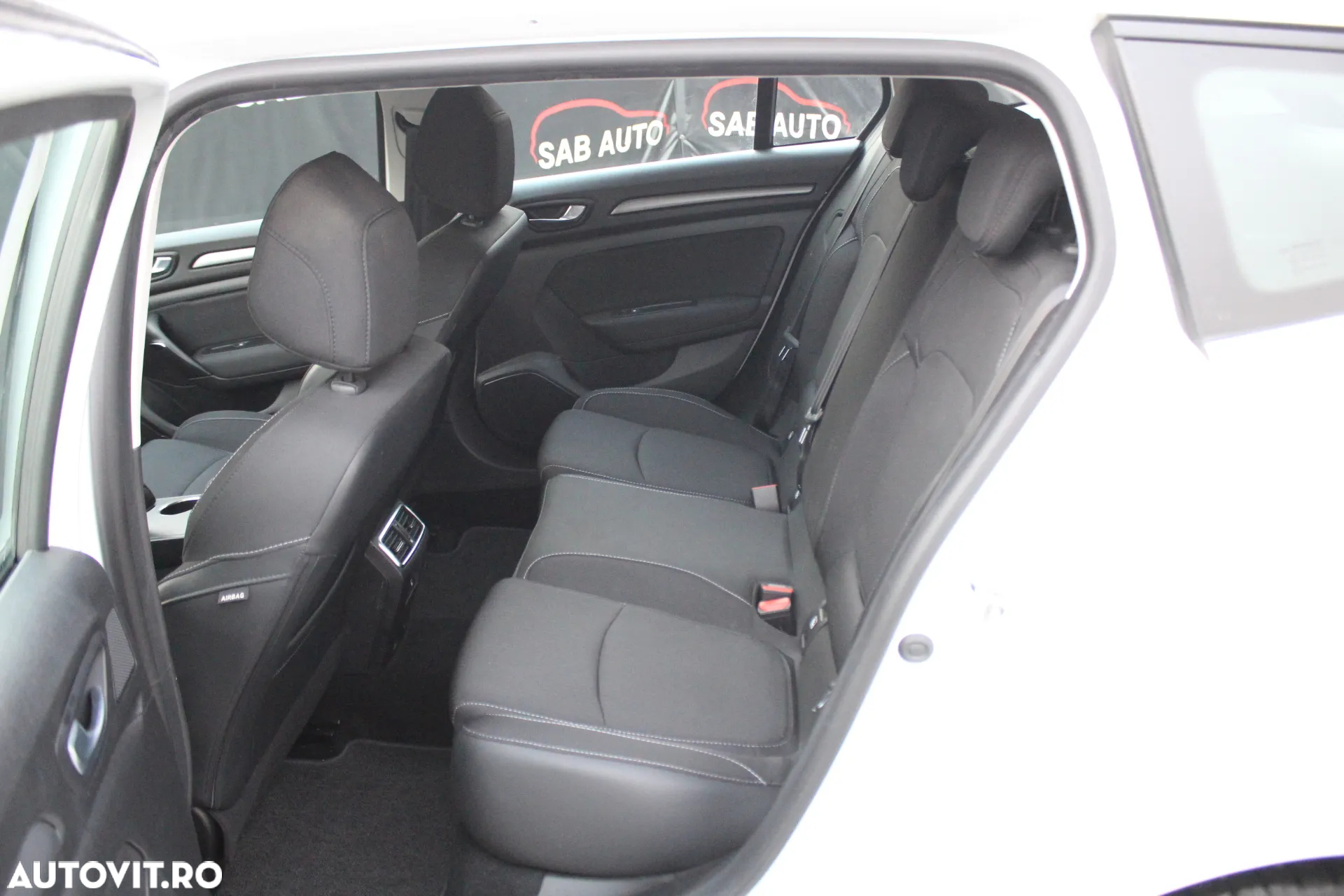 Renault Megane Grandtour BLUE dCi 115 BUSINESS EDITION - 15