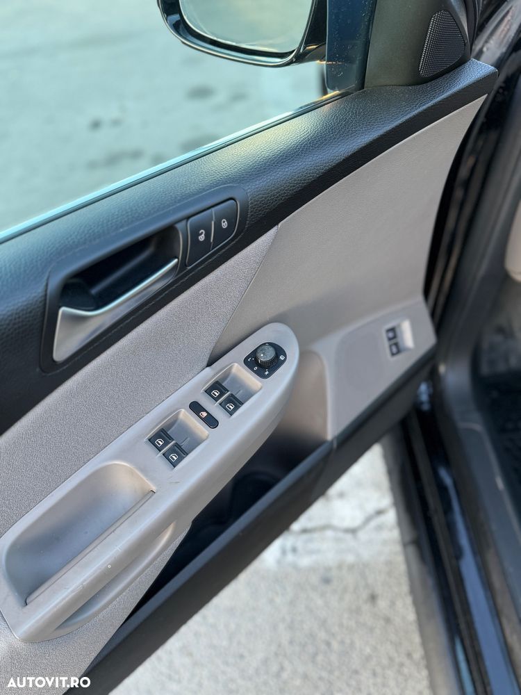 Volkswagen Passat - 4