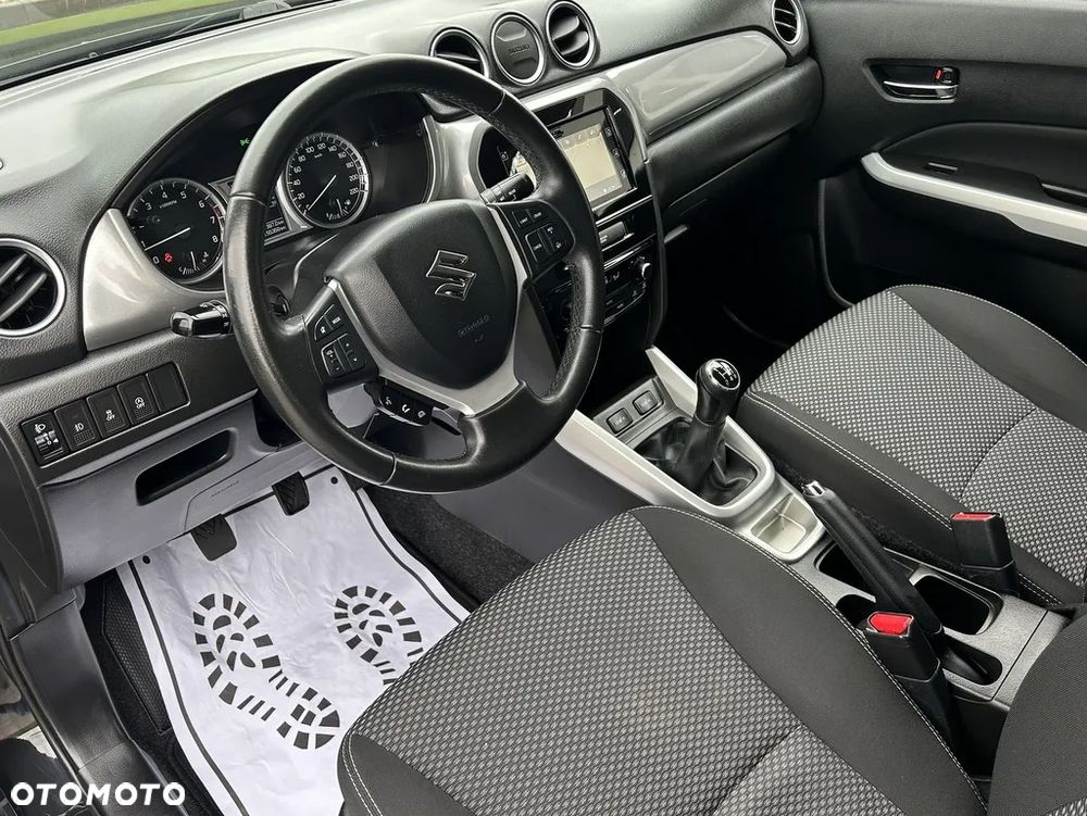 Suzuki Vitara 1.6 Premium 2WD - 24