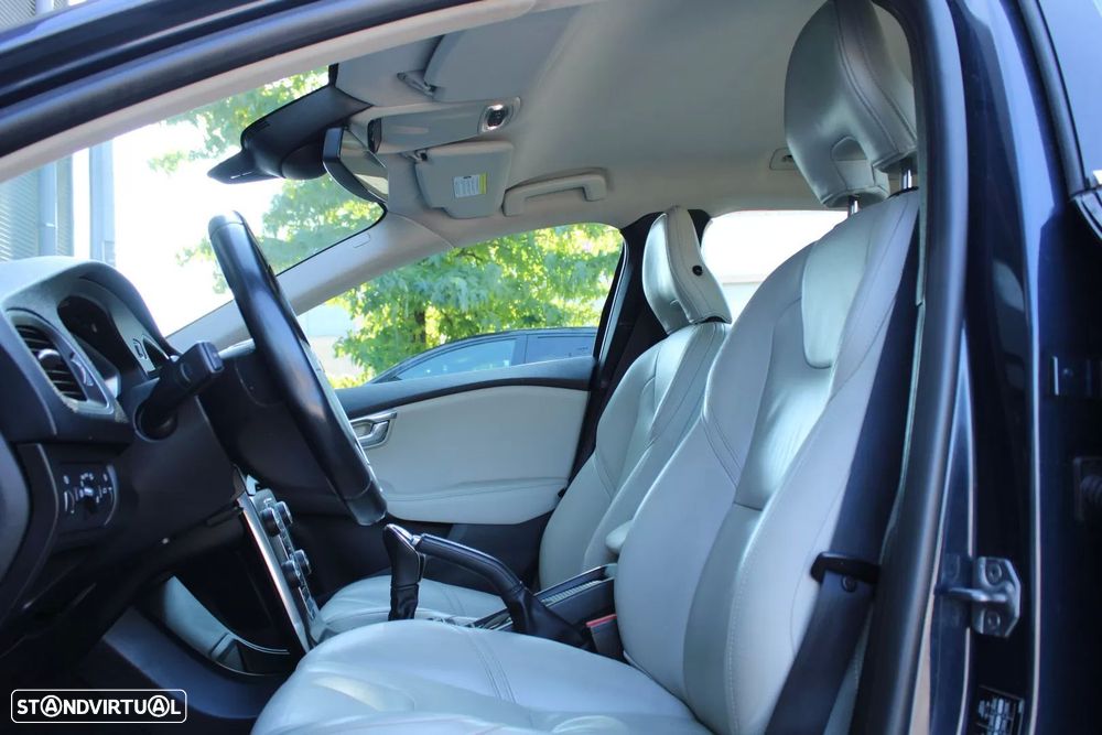 Volvo V40 1.6 D2 Momentum Eco - 15